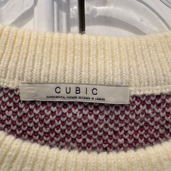 Cubic Cream Sweater with Black and Pink Graphic - Picture 4 of 7